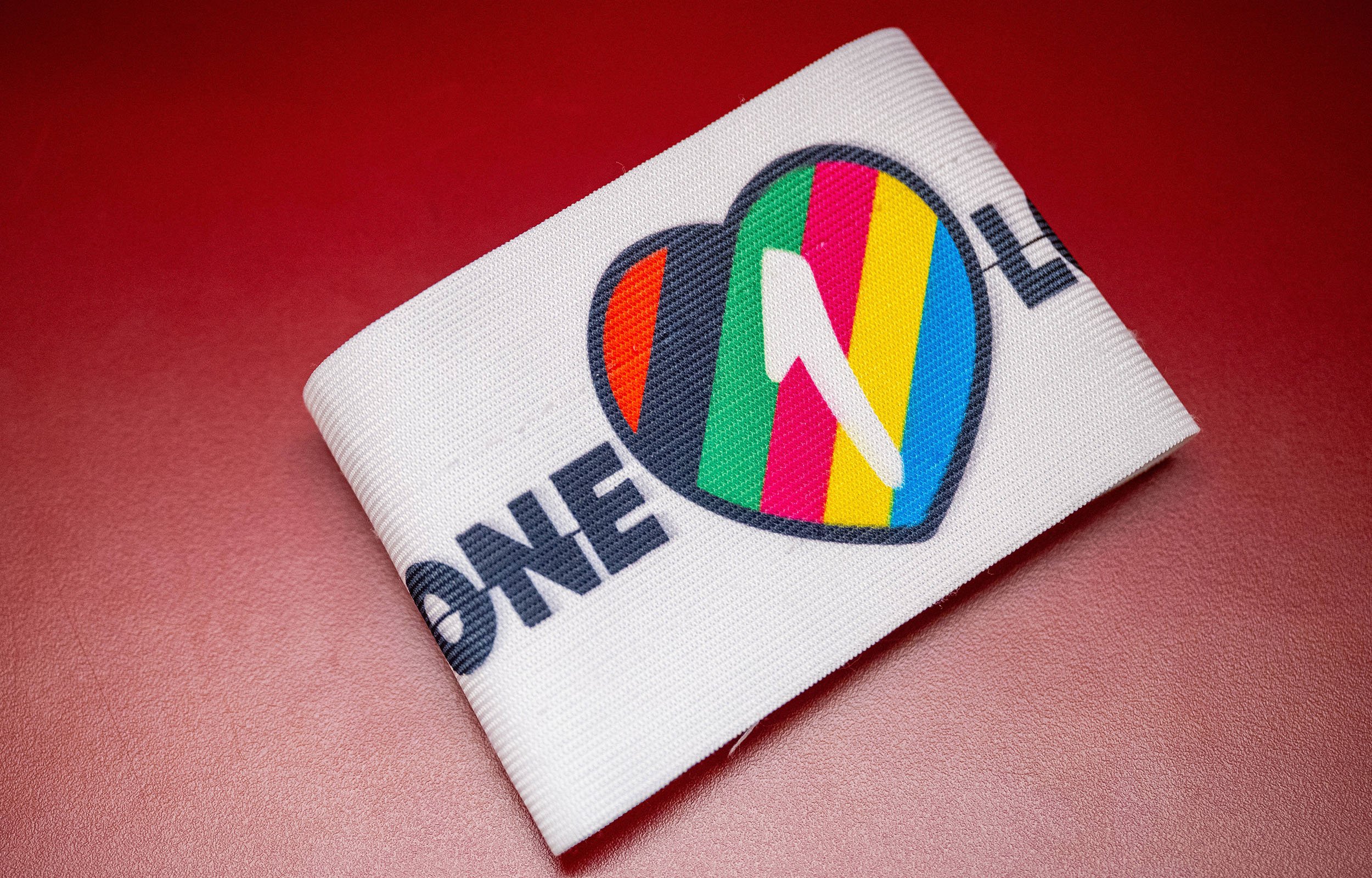 One Love Armband