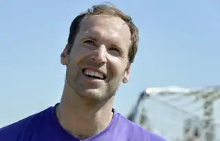 Petr Cech Cover 2500