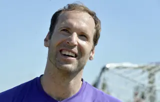 Petr Cech Cover 2500