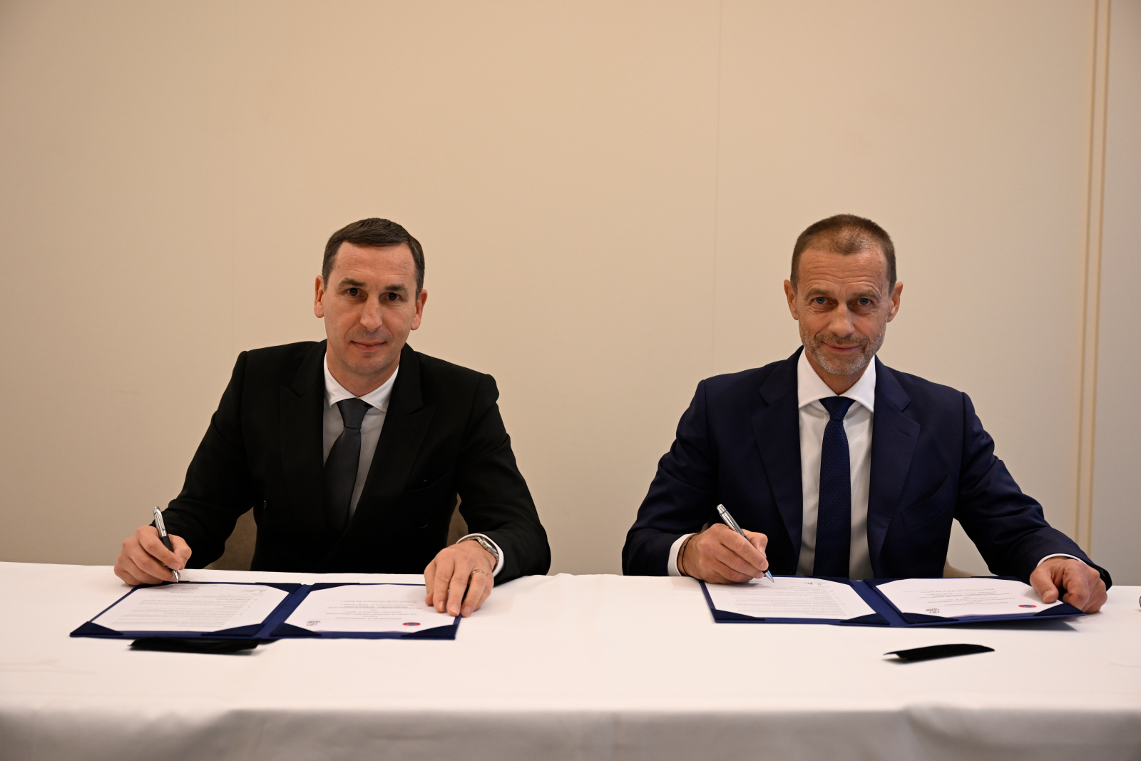 UEFA & FIFPRO Mou Signature (1)