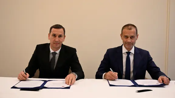 UEFA & FIFPRO Mou Signature (1)