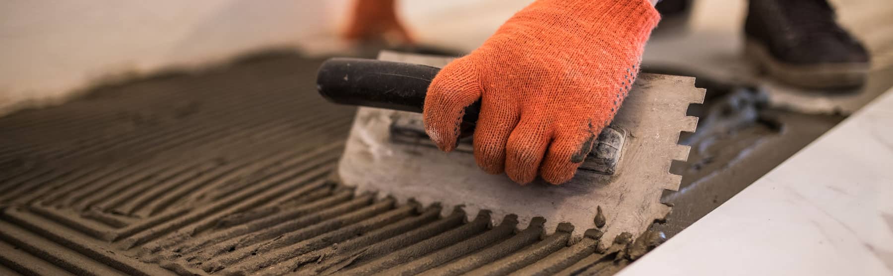 Laying Ceramic Tiles Troweling Mortar Onto Concrete Floor Preparation Laying White Floor Tile Min