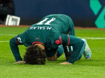 Mo Salah Praying Pray