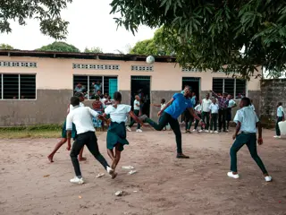 Distel Zola Photo 08