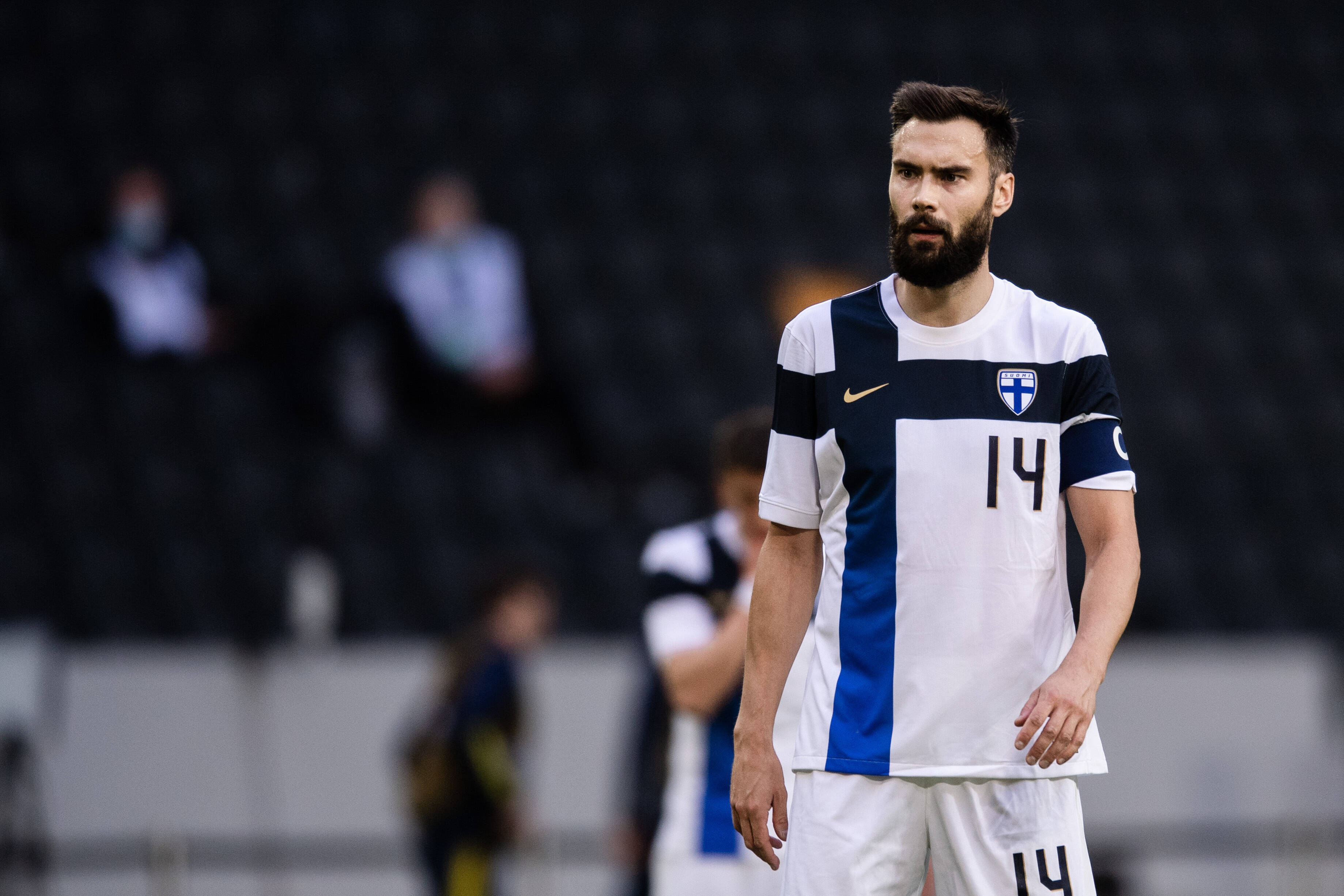 Tim Sparv Header 2500