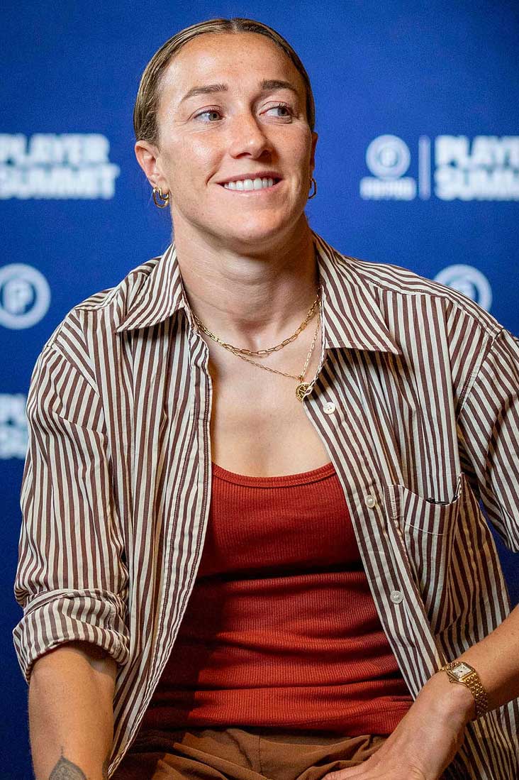 Lucy Bronze Video Thumb Cover