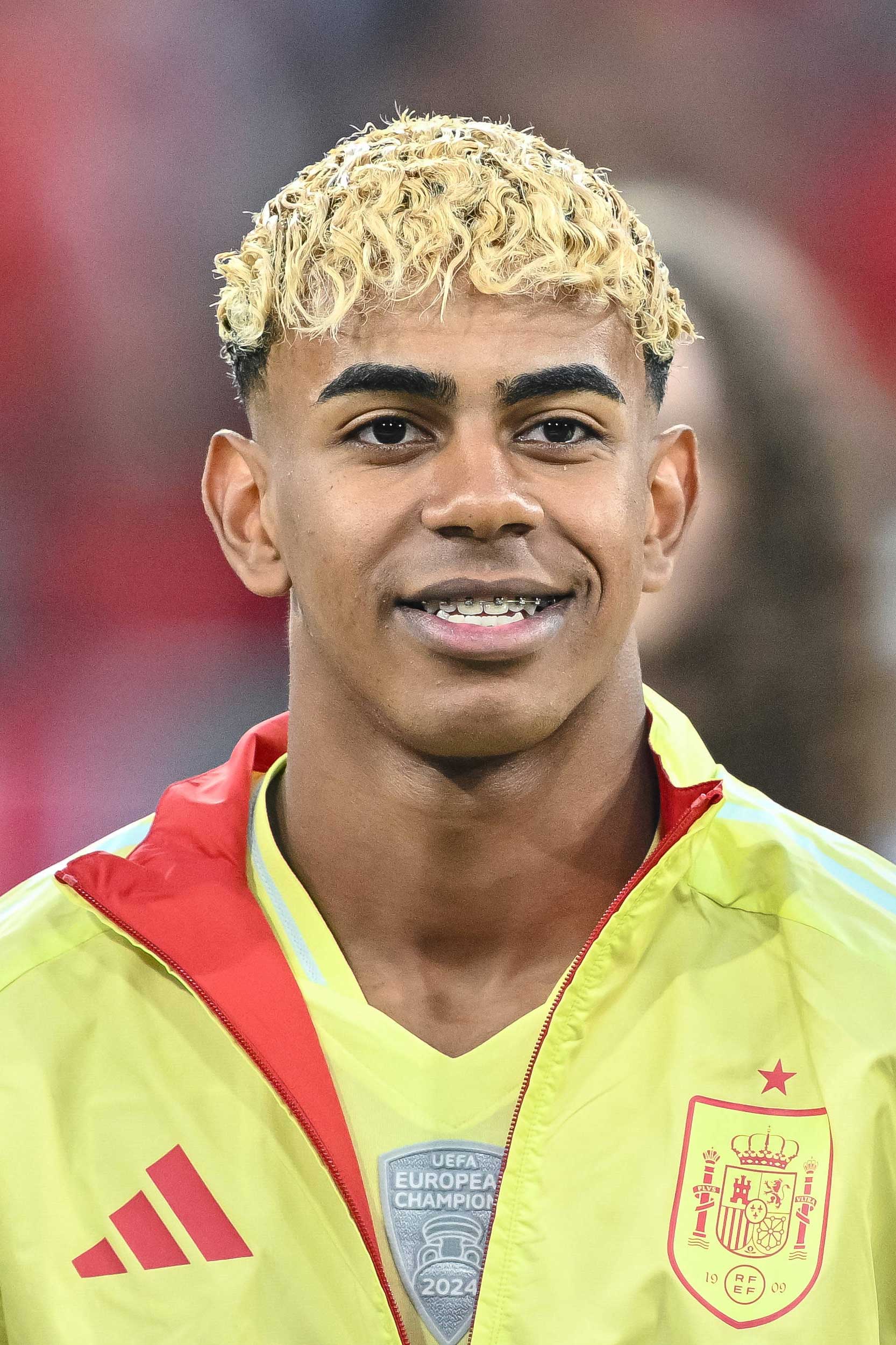 Lamine Yamal Vertical