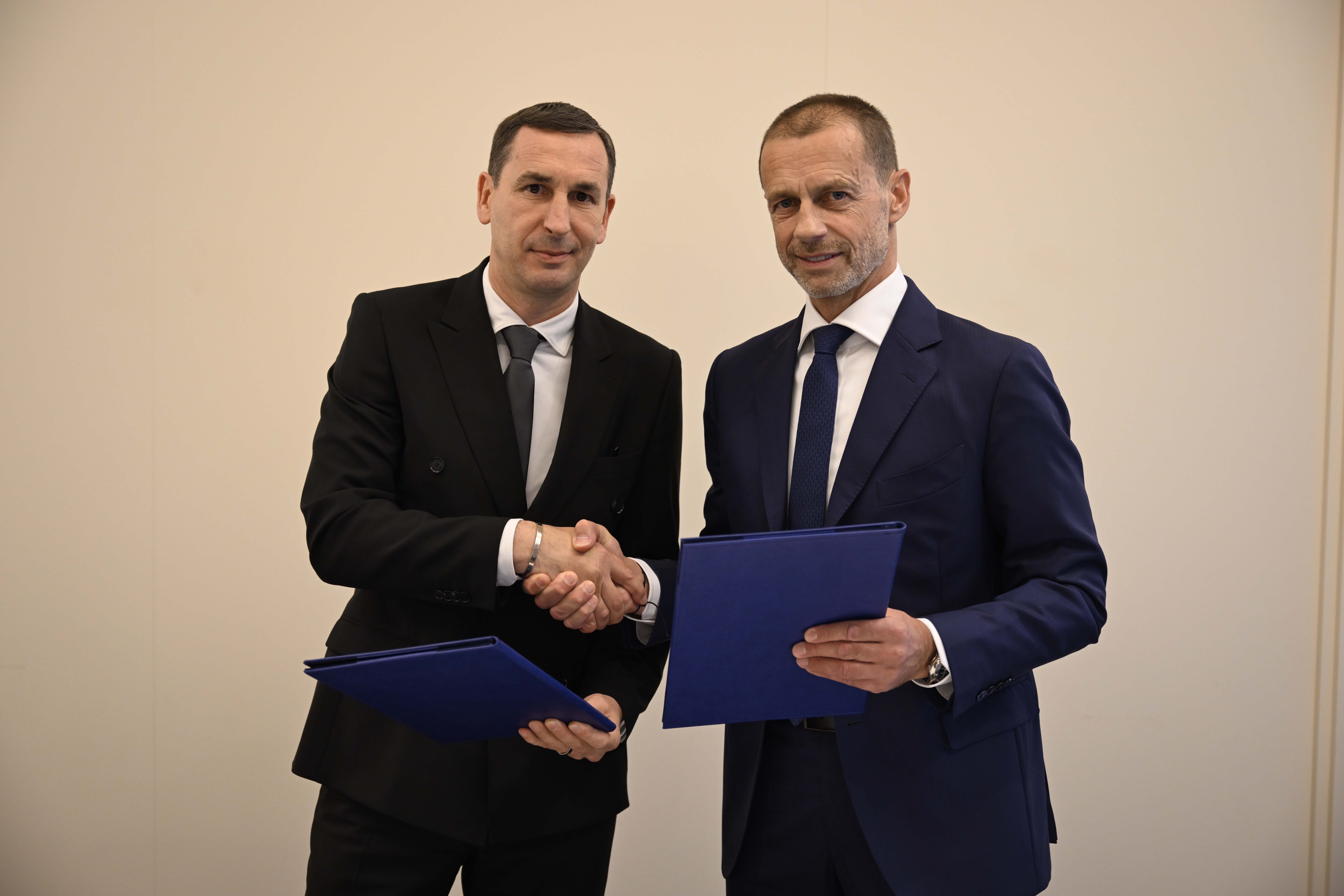 Uefa Fifpro Mou Signature Terrier
