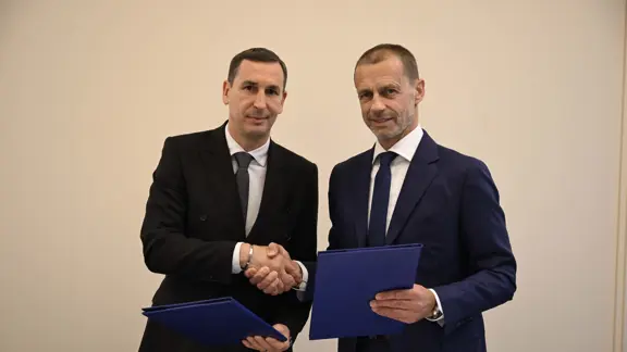 Uefa Fifpro Mou Signature Terrier