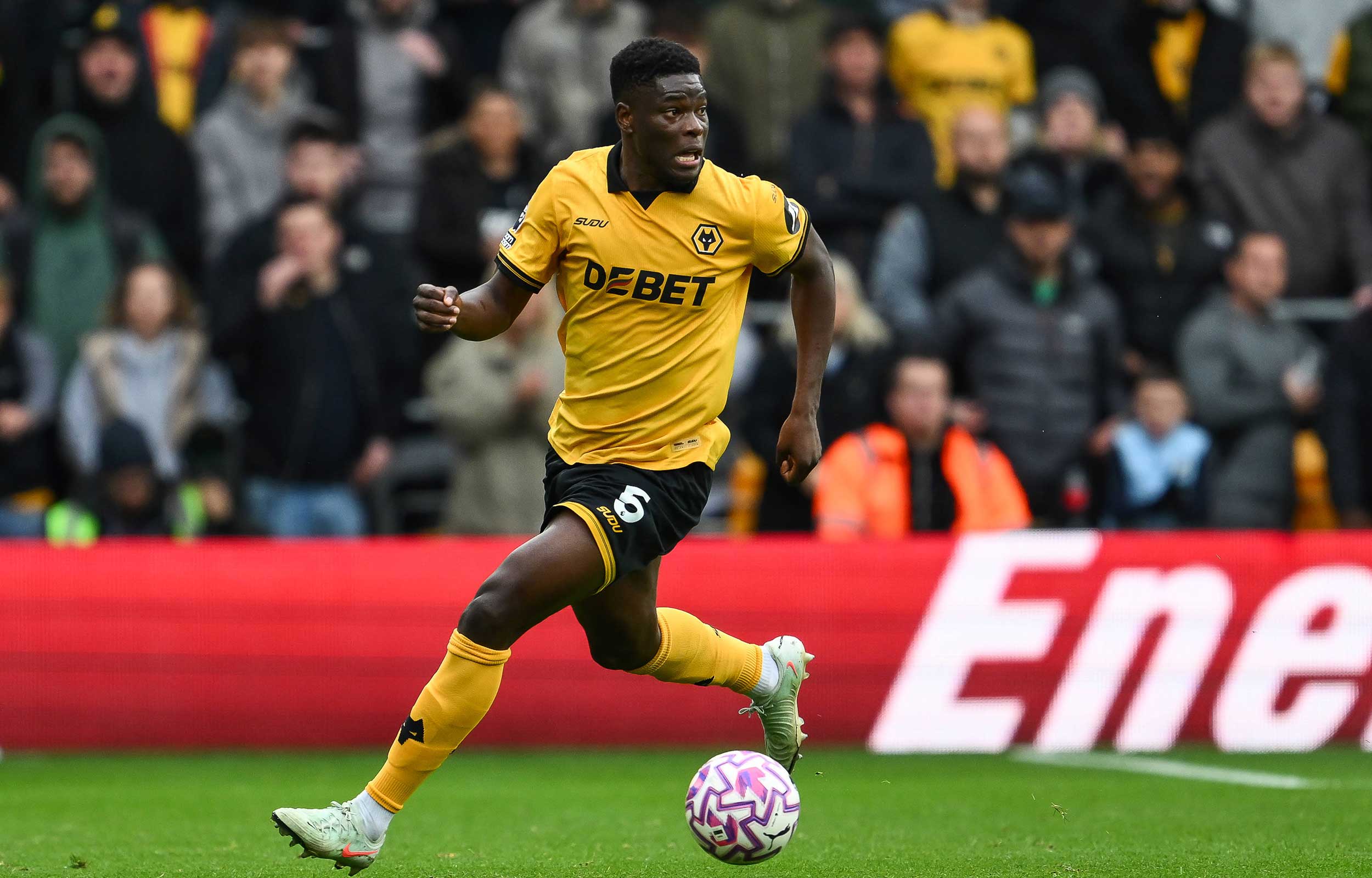 Marshall Munetsi Wolves 1