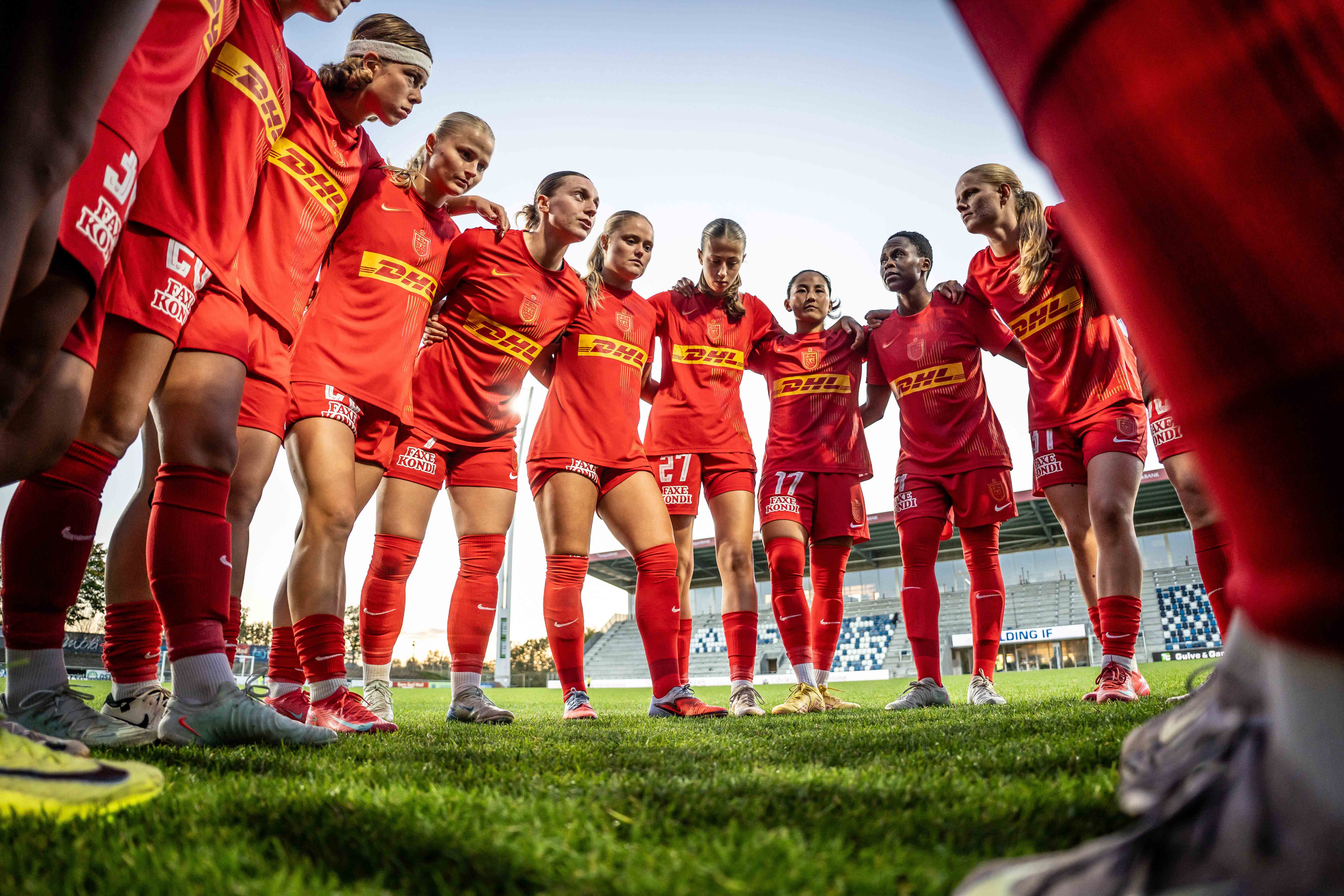 Womens Players Huddle Unityjpg