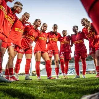 Womens Players Huddle Unityjpg