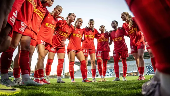 Womens Players Huddle Unityjpg