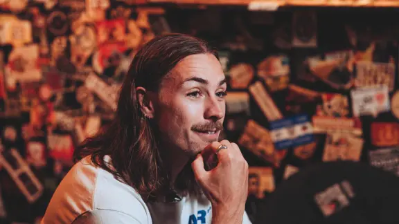 Jackson Irvine Shinealight 3