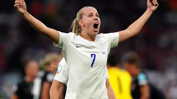 Beth Mead celebrating