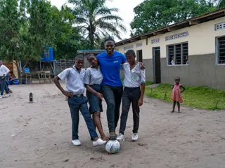 Distel Zola Photo 05