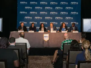 58 2015 Women 1 1920