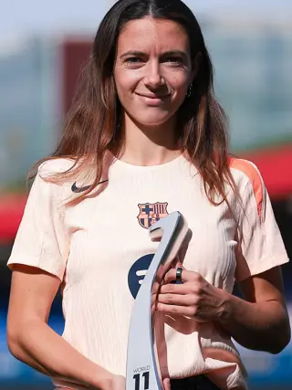 Aitana Bonmati W11 Vertical 2025