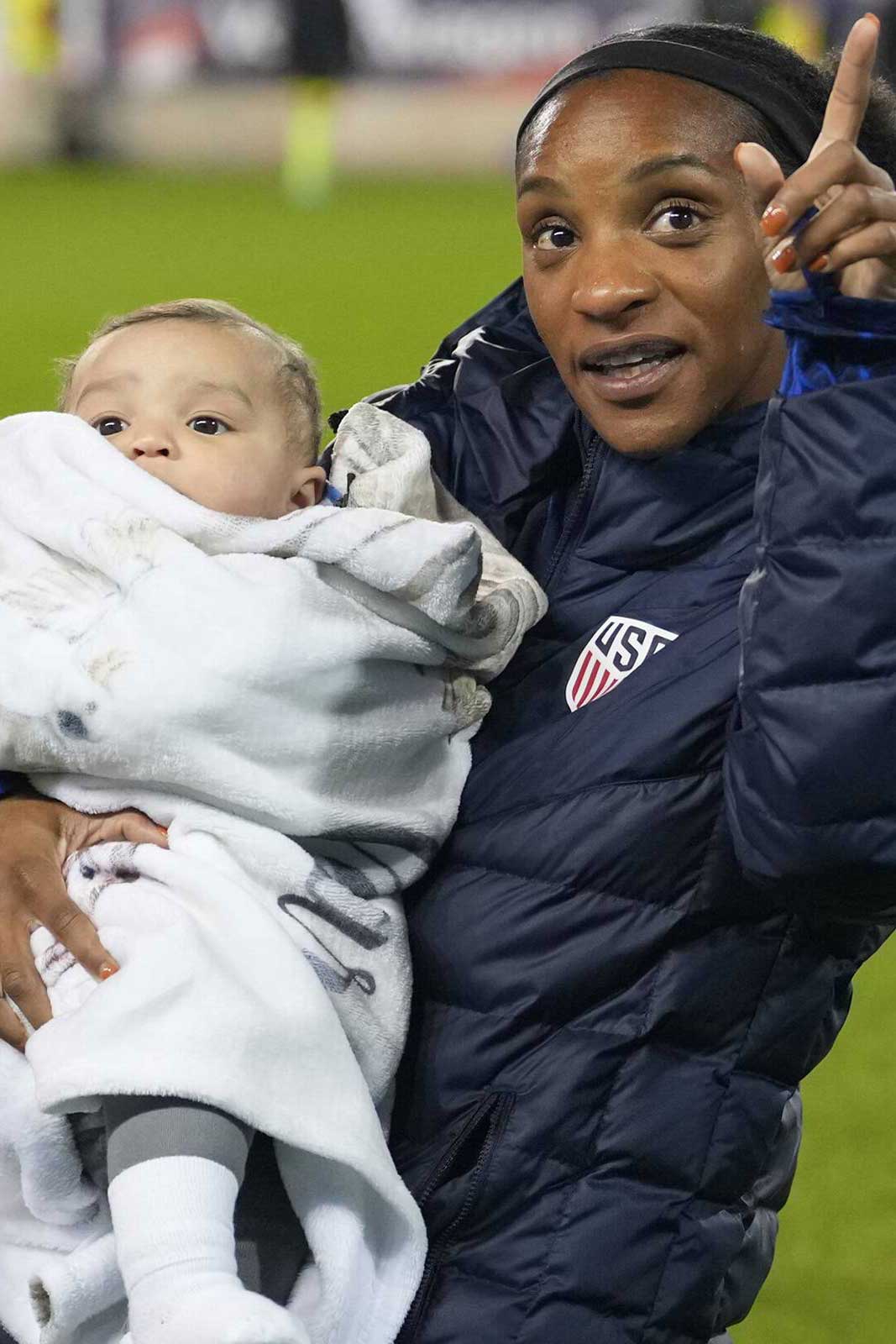 Crystal Dunn Video Thumb