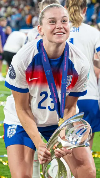 Alessia Russo W11 Vertical