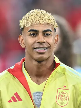 Lamine Yamal W11 Smile