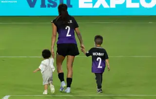 Sydney Leroux Mom 1100