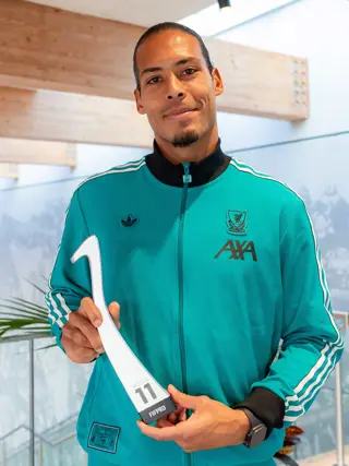 VVD Portrait Crop W11