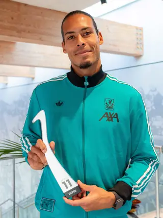 VVD Portrait Crop W11