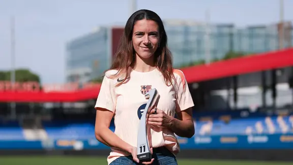 Bonmati W11 2025 Trophy