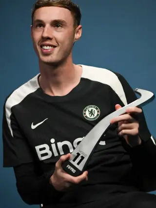 Cole Palmer World 11 Vertical