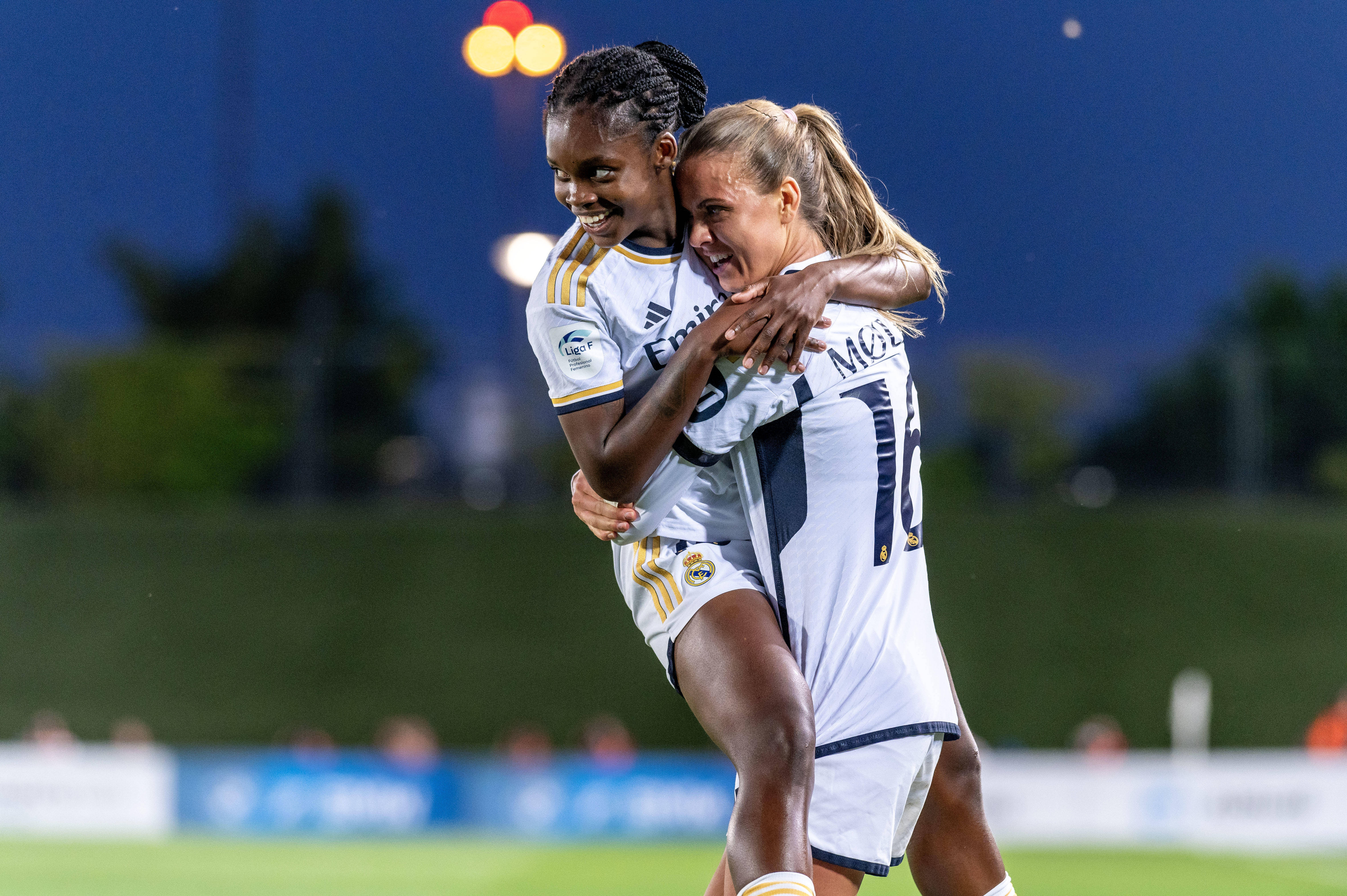 Linda Caicedo Caroline Moller Real Madrid