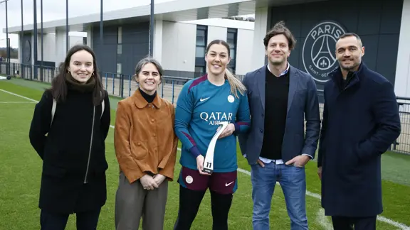 Mary Earps Trophy 2024 1