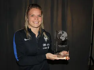 2016 WW11 700 Eugenie Le Sommer